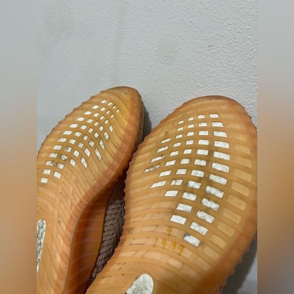 Adidas Yeezy Boost 350 V2 Clay - Picture 10 of 12